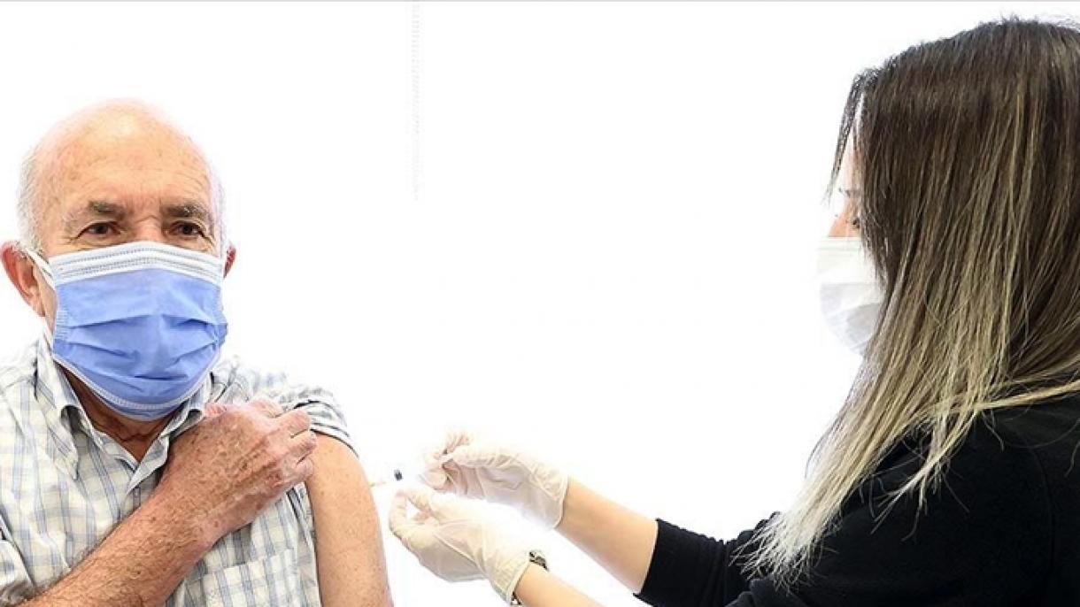 O programa de vacinação da Covid-19 na Turquia continua conforme planejado