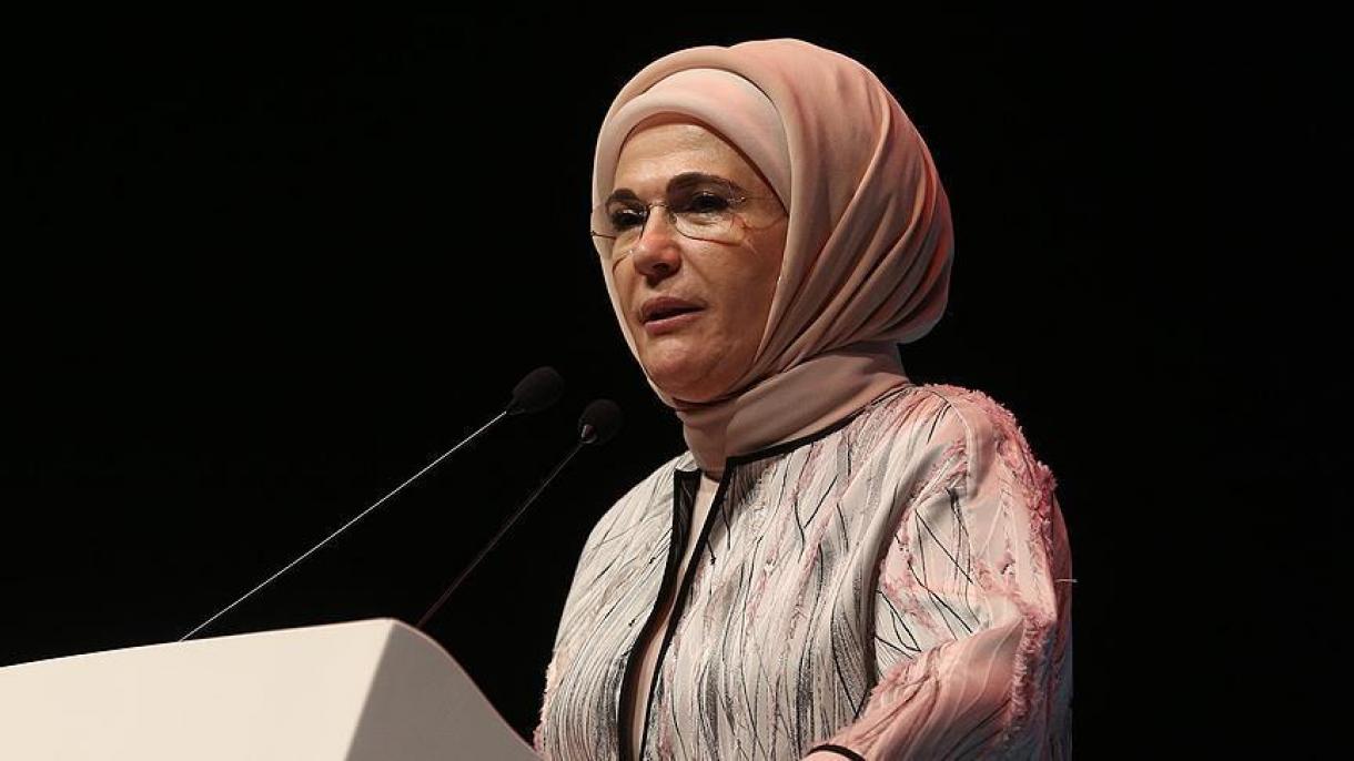 Turquia: Primeira-dama enfatiza o fim da violência contra as mulheres
