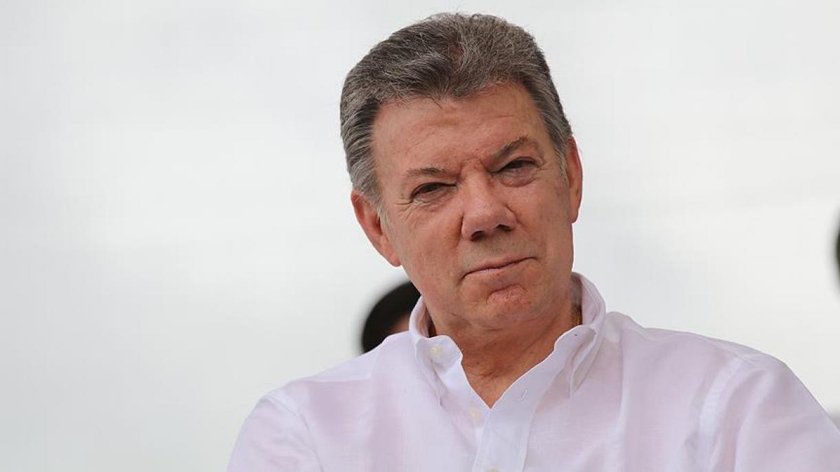 Santos diz ter coisas mais importantes para fazer do que conspirar contra Maduro
