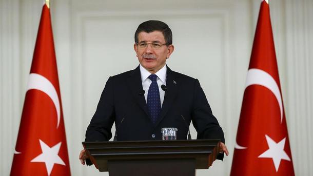 Davutoglu: "Nous avons de sérieuses preuves sur l'identité des auteurs de l'attentat"