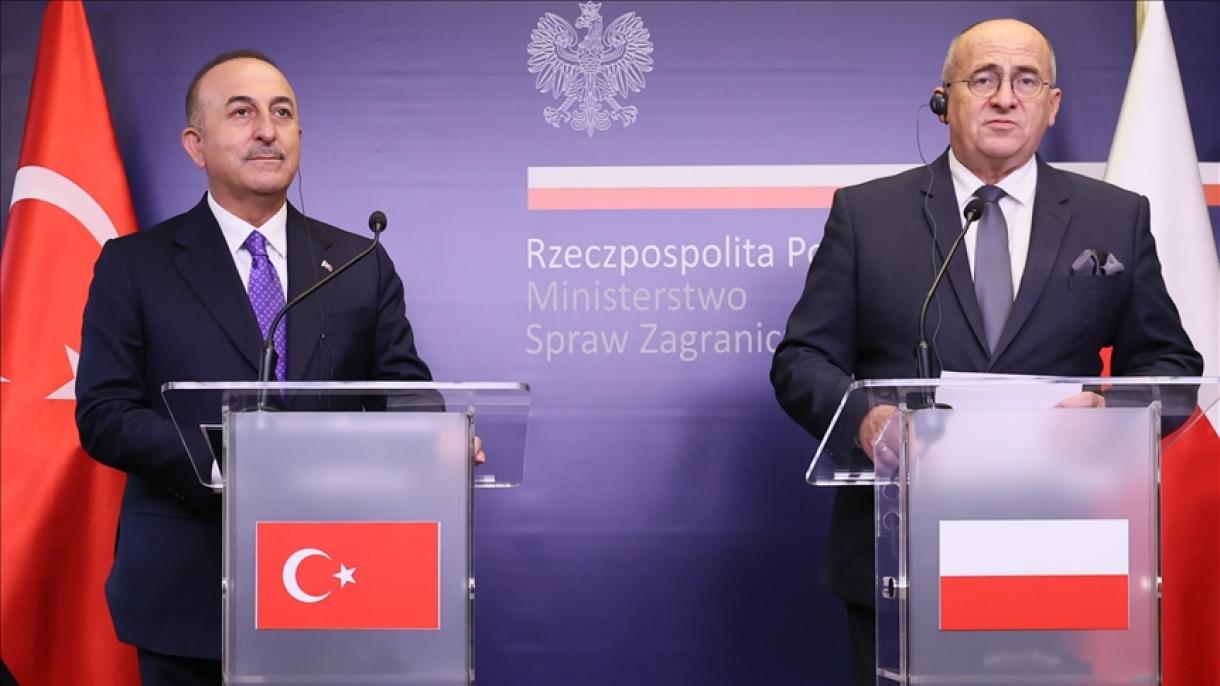 وزرای خارجه ترکیه و لهستان تلفنی گفت‌‌وگو کردند