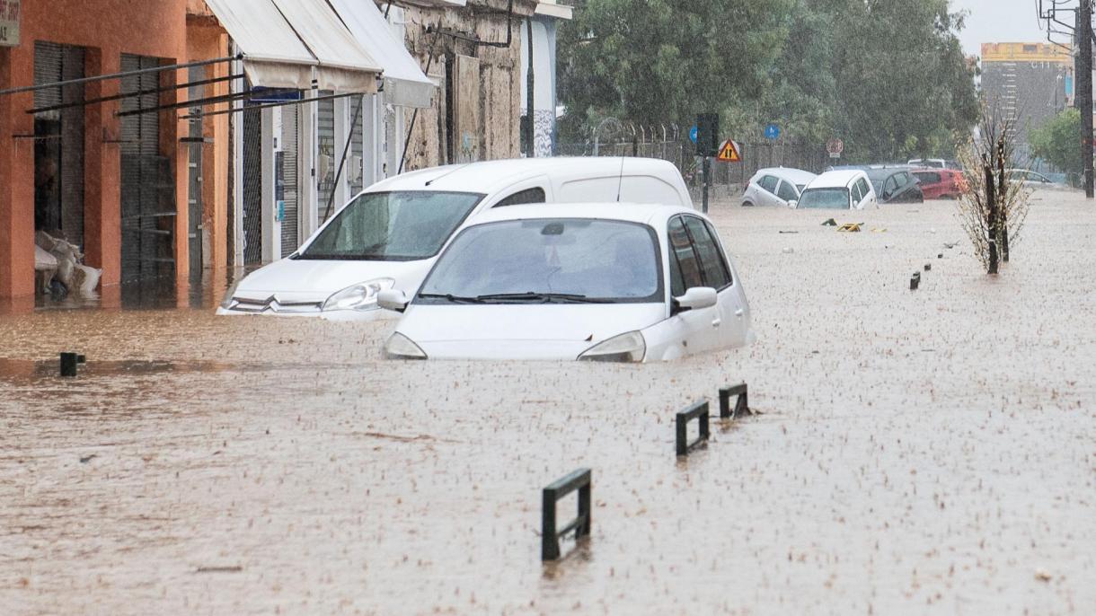 یونان میں سیلاب کی تباہ کاریوں سے ہلاک  والوں کی تعداد تین ہو گئی