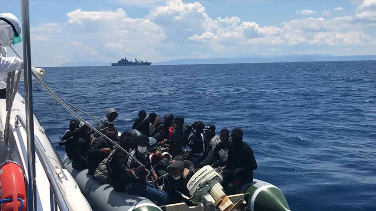 نجات پناهنده گان رانده شده از سوی گارد ساحلی یونان به آبهای ترکیه