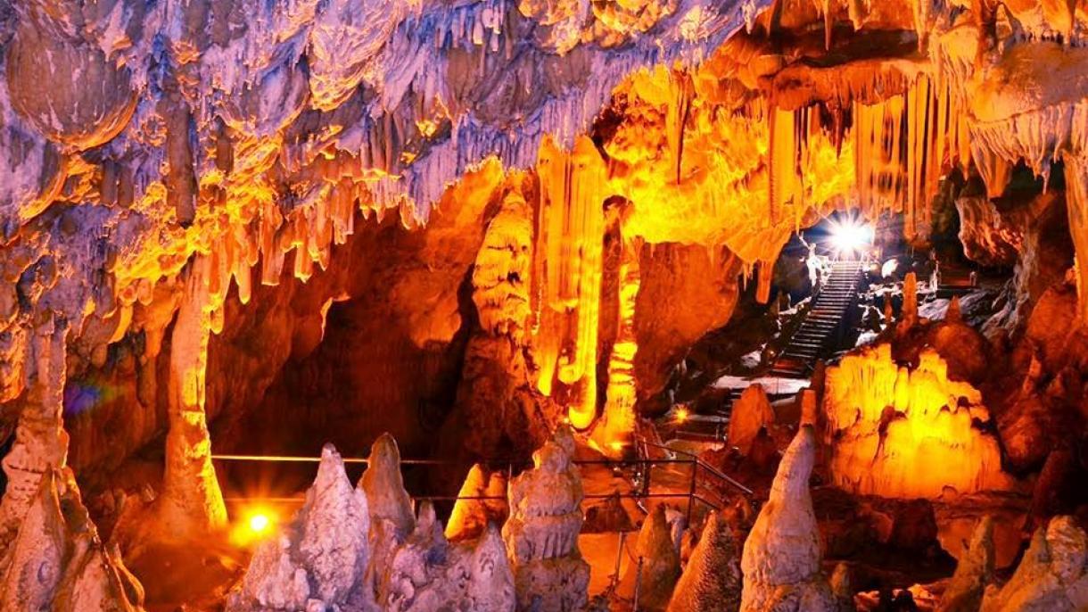 استان توکات میزبان قلعه تاریخی زیله و غار بی‌نظیری در جهان