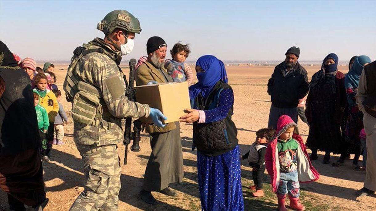 شام میں  چشمہ امن کے  علاقے میں ترک فوجیوں کی جانب سے امداد فراہم کرنے کا سلسلہ جاری