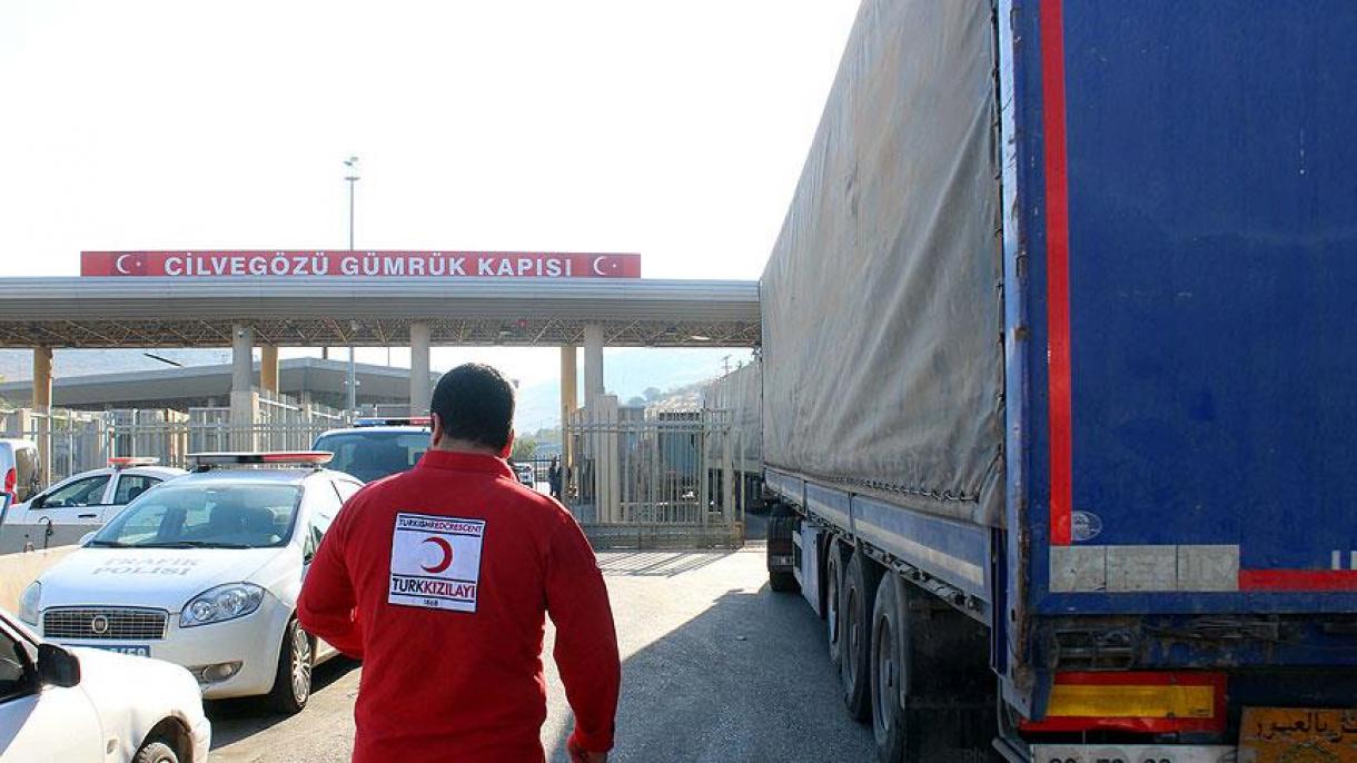 ارسال 11 تریلی مواد غذایی و آرد به ادلب از سوی هلال احمر ترکیه