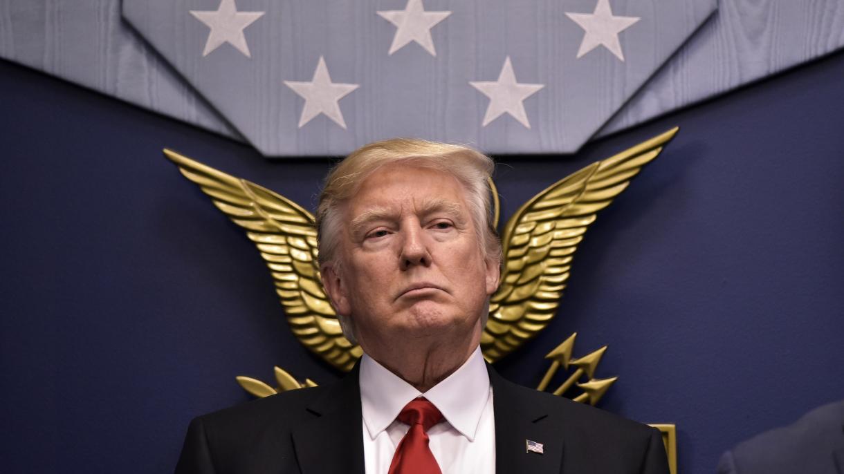 Cinco tribunais federais suspendem de forma parcial a ordem de Trump