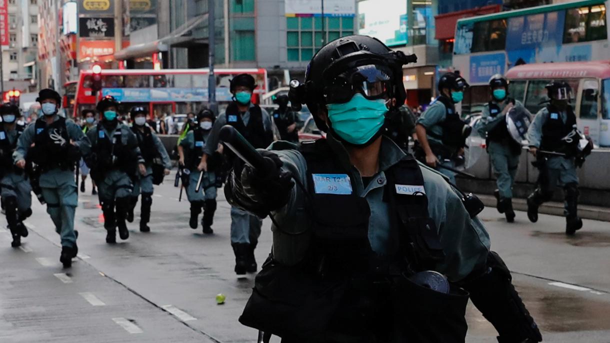 ہانگ کانگ:پولیس نے 200 کے قریب جمہوریت پسندوں کو گرفتار کر لیا