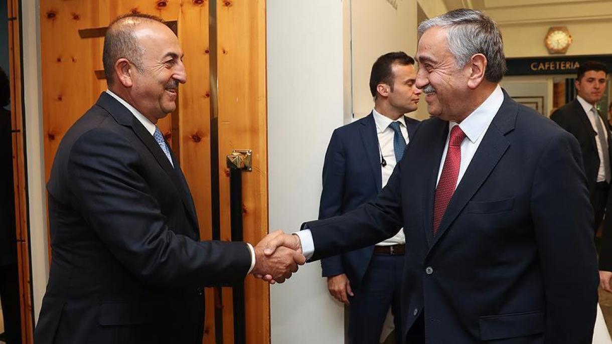 Cavusoglu s’entretient avec le président chypriote turc en Suisse