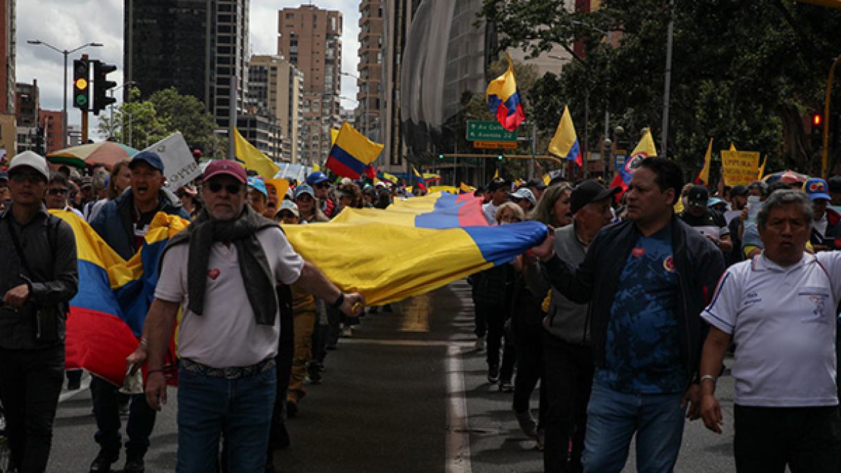 kolombiya protesto1.jpg