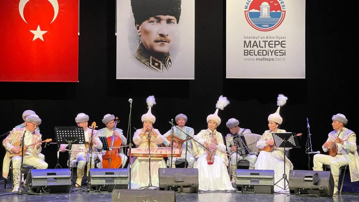 Kazakistan_konser_kazakça_Köktuğ