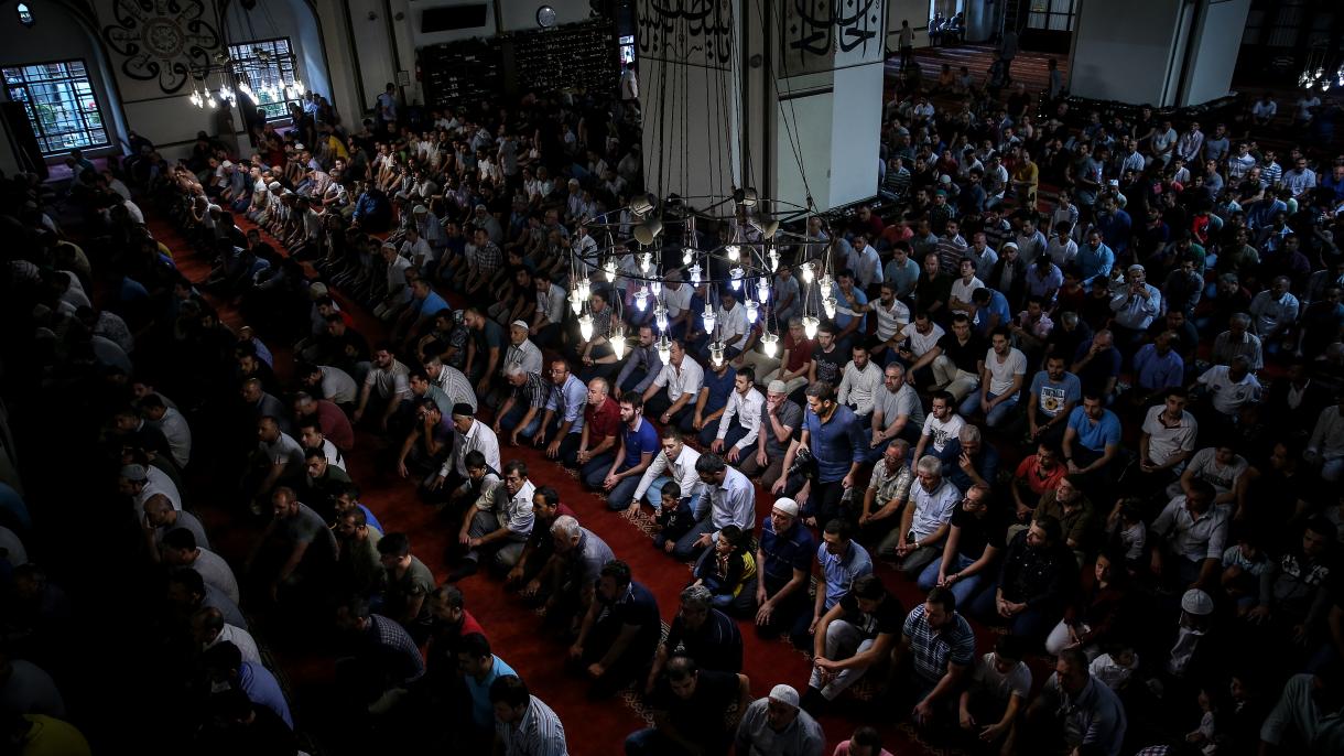 اقامه نماز عید قربان در مساجد سراسر ترکیه