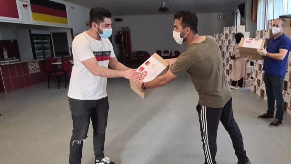 Δώρα για το μπαϊράμι έστειλε η YTB σε αιτούντες άσυλο στη Γερμανία