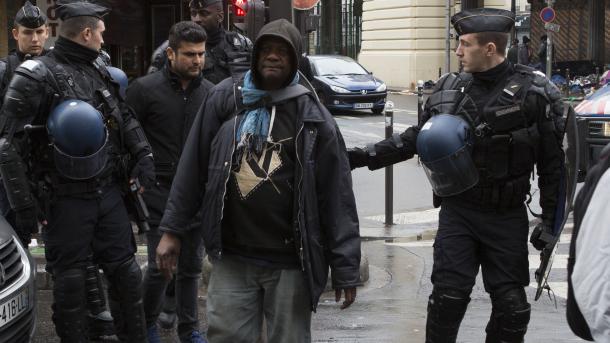 نزاع بین مهاجران در پاریس نزاع بین مهاجران در پاریس