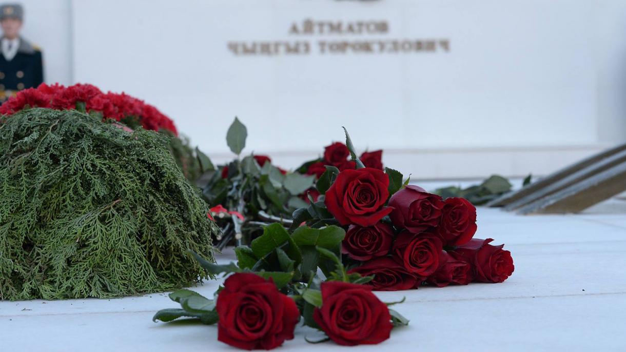 Aytmatov, “Dunyo adabiyotidagi buyuk inson” degan nom bilan yodga olindi
