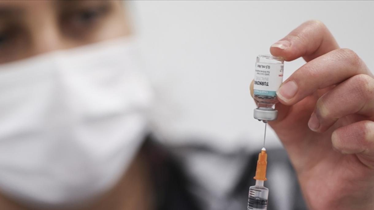 400 εθελοντές έλαβαν ως αναμνηστική δόση το εμβόλιο TURKOVAC