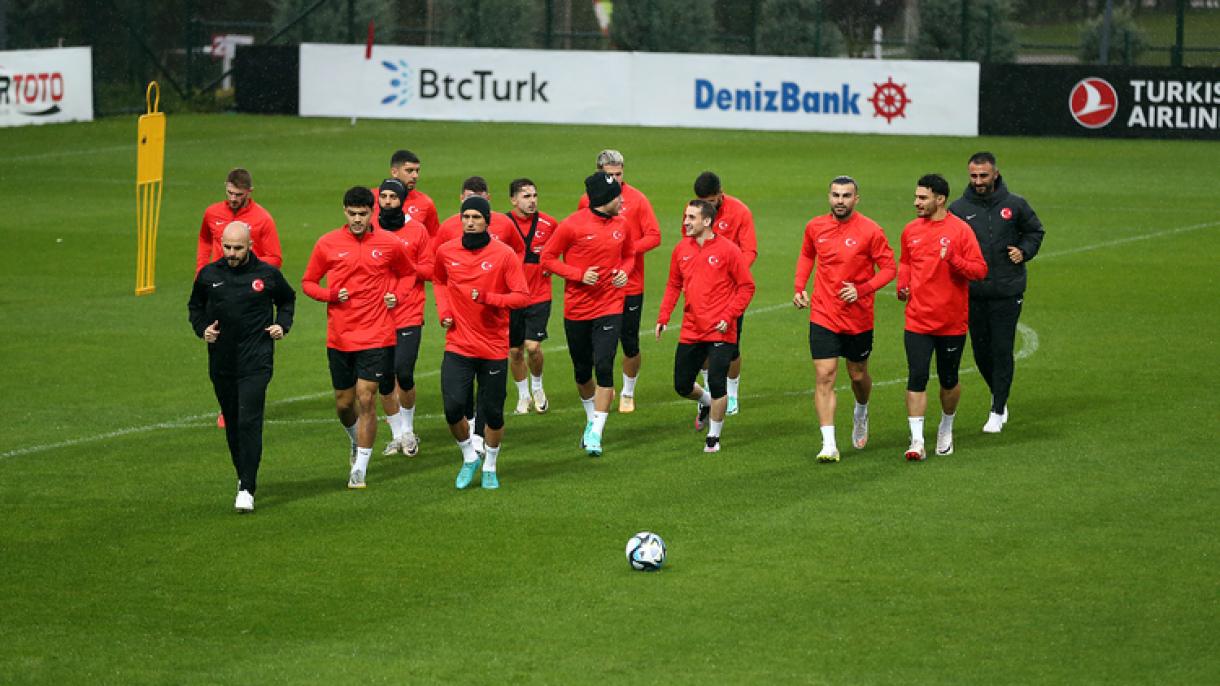 A török labdarúgó-válogatott felkészül a Németország és Wales elleni mérkőzésekre
