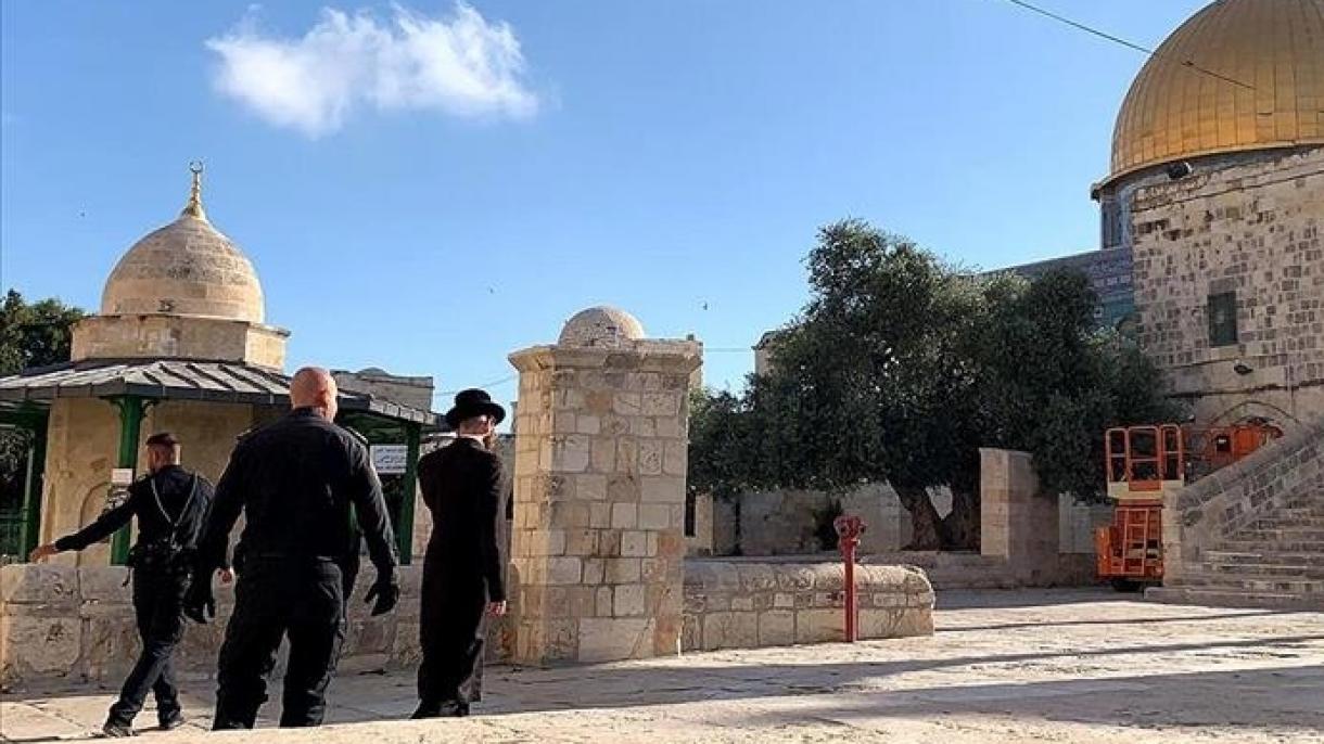 ئاشقۇن يەھۇدىيلار مەسجىدى ئەقساغا بېسىپ كىردى