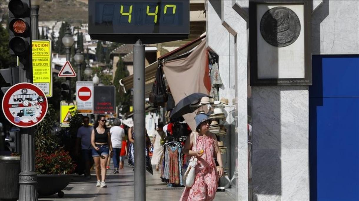 Más de 30 provincias de España enfrentan la tercera ola de calor de este verano