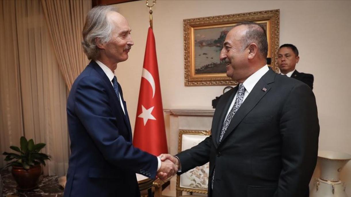 Canciller turco trata con el enviado especial de la ONU la última situación en Siria