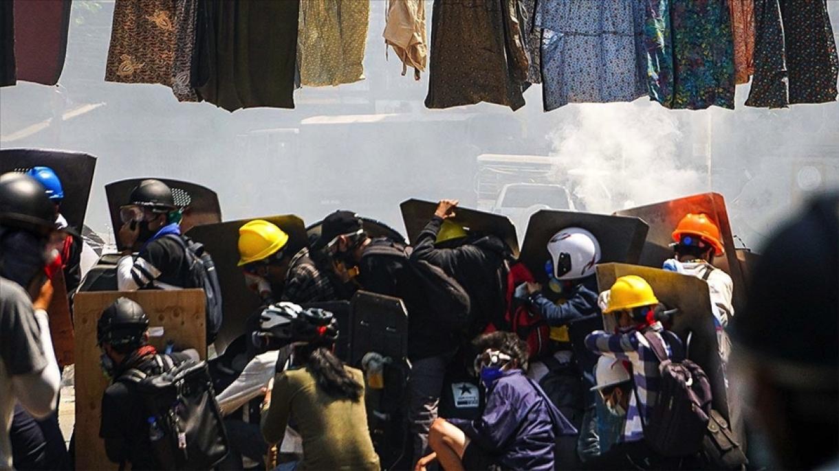 Myanmada etiraz aksiyaları zamanı 12 nəfər həlak olub