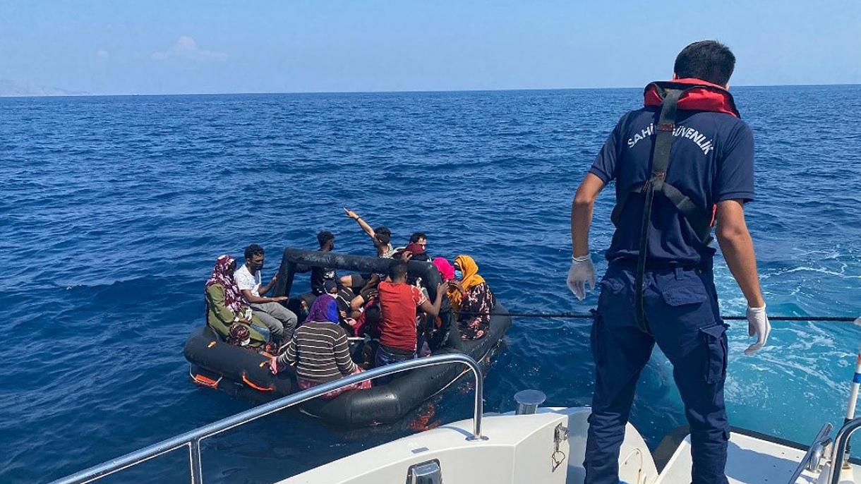 نجات 52 پناهجو توسط  گارد ساحلی ترکیه در دریای اژه