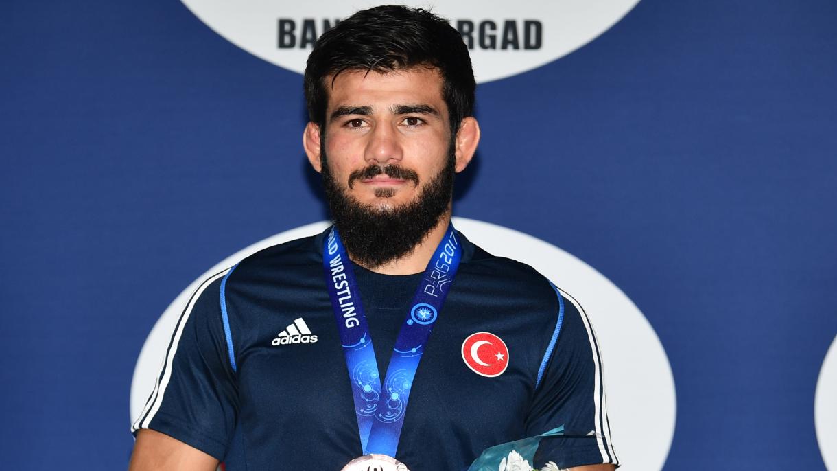 سونەر دەمىرتاش مىس مېدالغا ئېرىشتى
