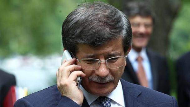Convorbire telefonica  ıntre premierii Turciei şi Olandei