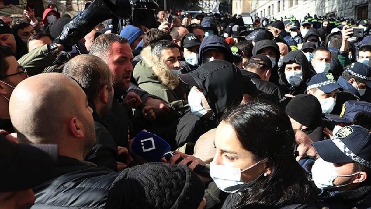 Nyika Melija letartóztatása újabb tüntetési hullámot váltott ki Georgiában