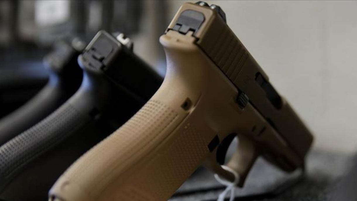 Canada: interdiction d’achat, de vente et de transport de 1.500 armes d’assaut de type militaire