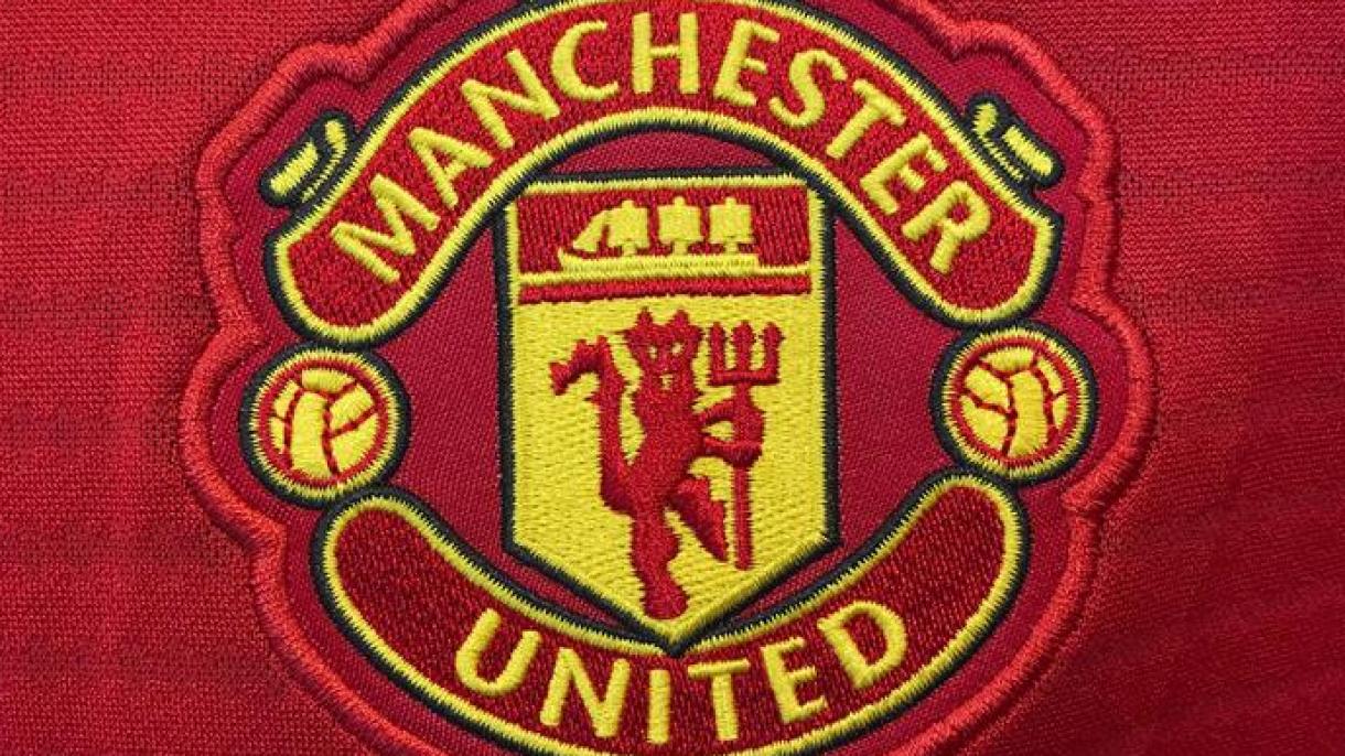 Chris Smalling vazhdon kontratën me Manchester United