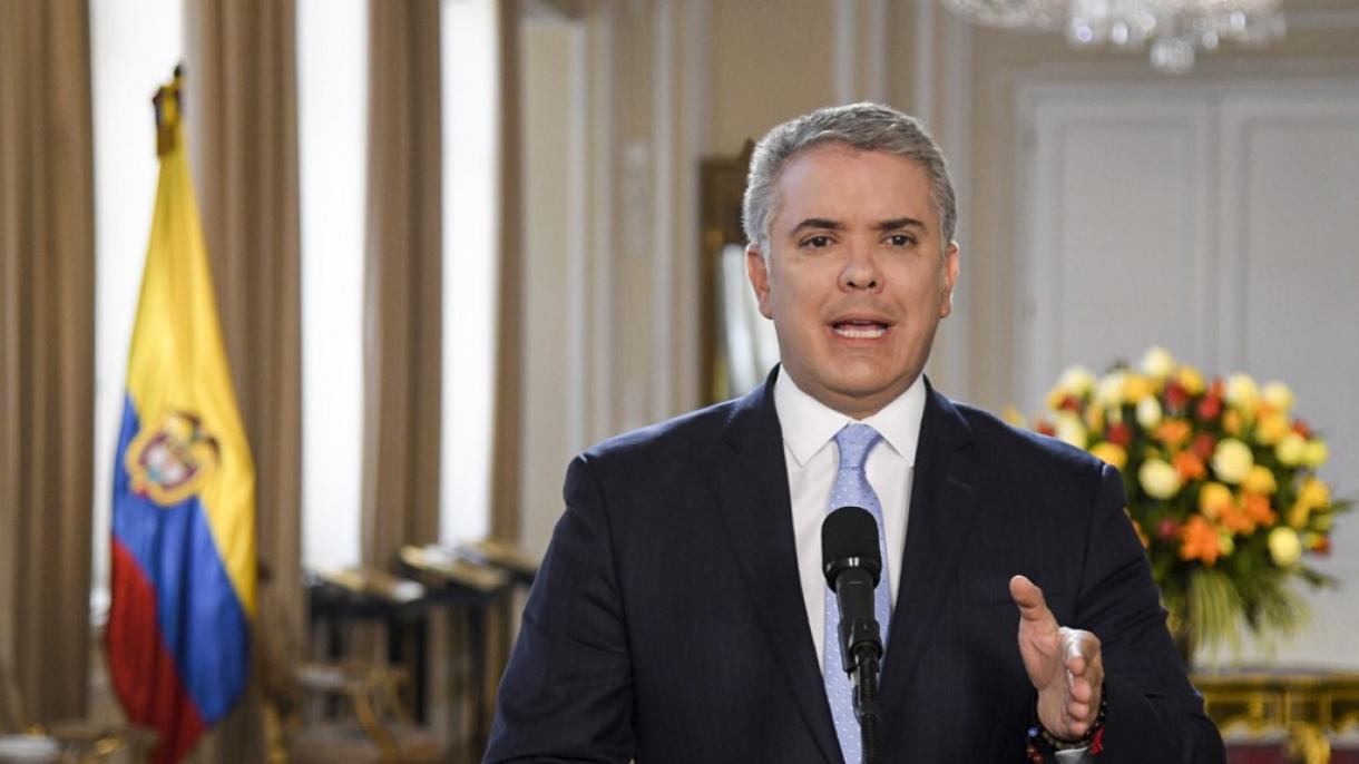 Presidente de Colombia ordena despliegue de 2.500 hombres en Cauca tras masacre indígena