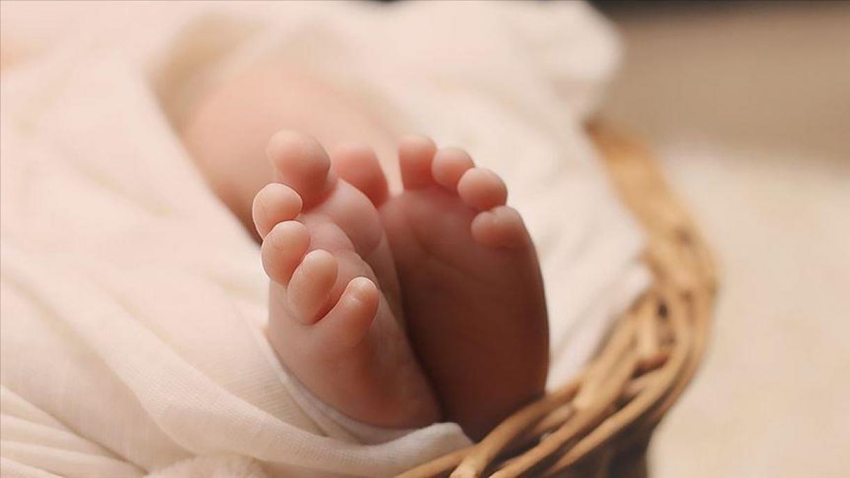 Tratan por primera vez el bebé con enfermedad genética fatal en el útero