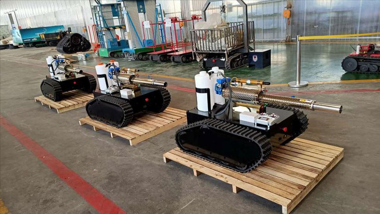 Memerangi Covid-19, Syarikat China Bangunkan ''Robot Anti-Wabak''
