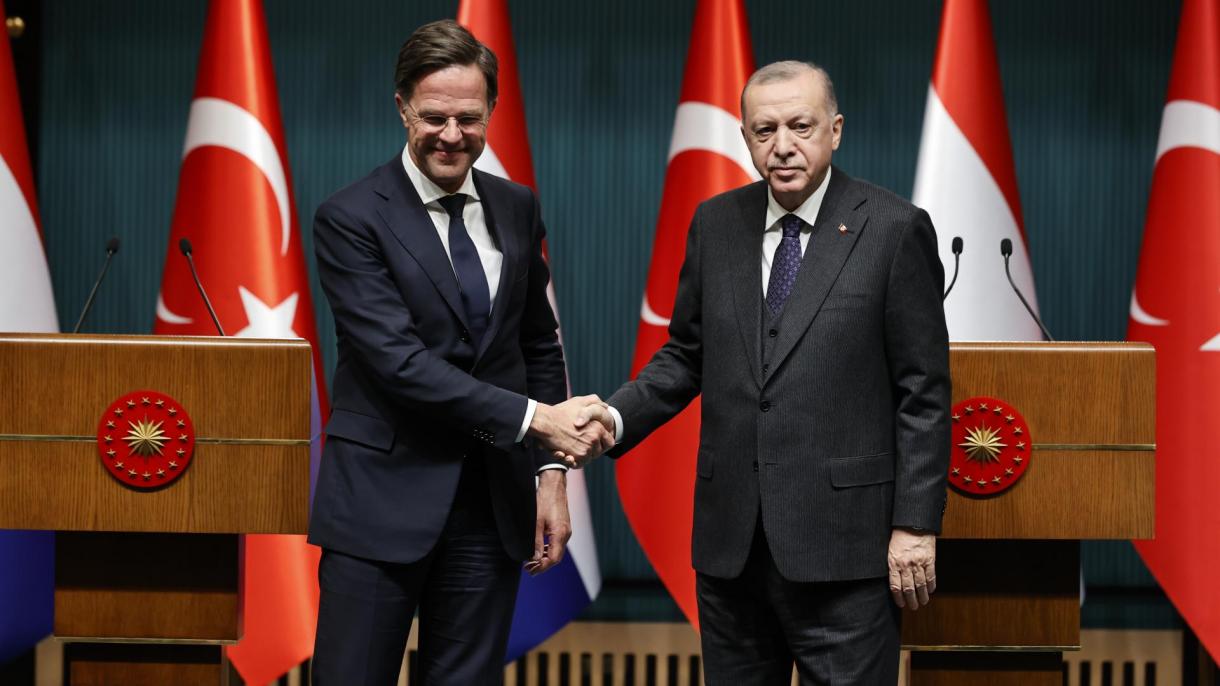 Il presidente Erdogan sente al telefono il premier dei Paesi Bassi Mark Rutte