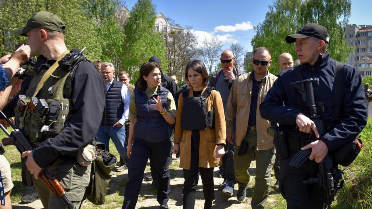 Annalena Baerbock a vizitat orașul ucrainean Bucea