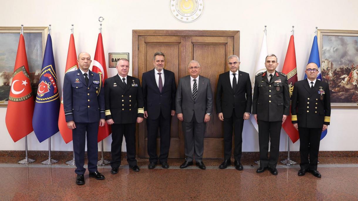 دیدار وزیر دفاع ترکیه با مشاور وزیر دفاع یونان در آنکارا
