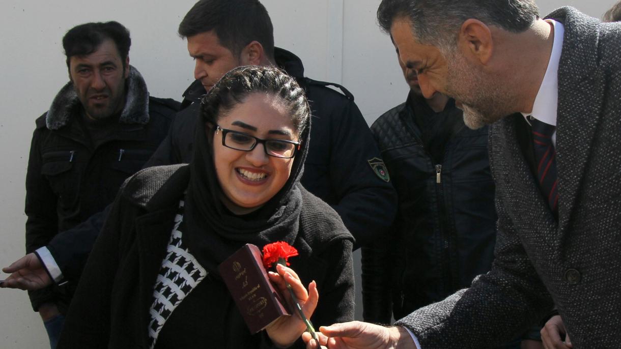 İran turistları Vanğa küpläp kilä