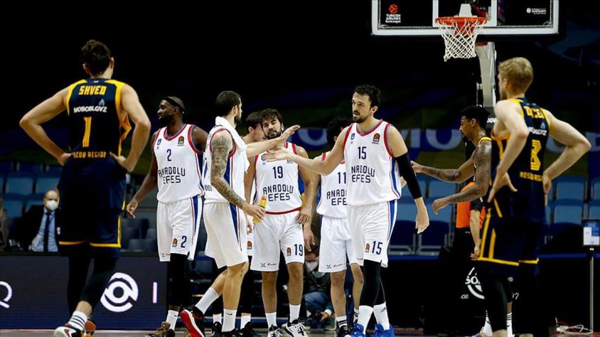 Anadolu Efes obtém uma vitória esmagadora contra o Khimki