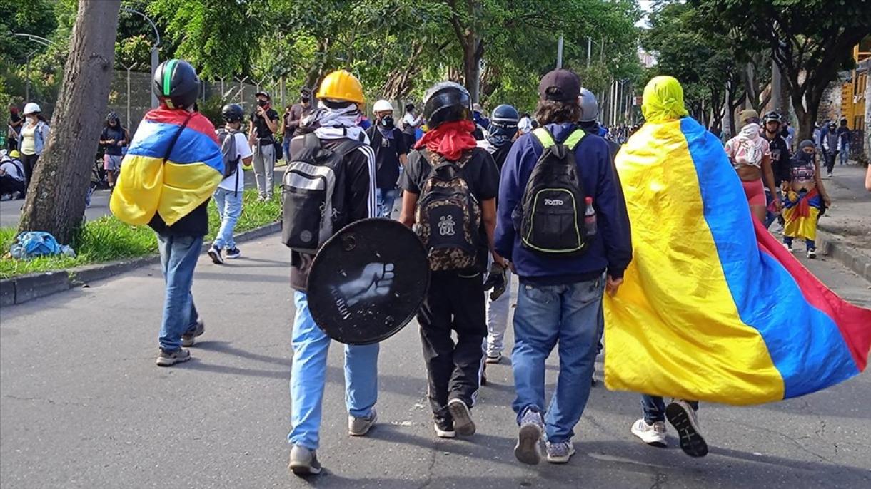43-an sebesültek meg a kolumbiai kormányellenes tüntetéseken