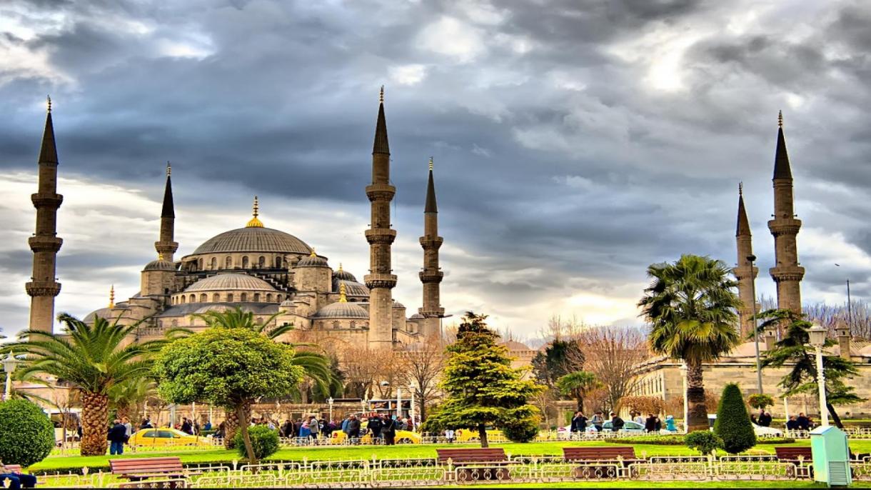 بۈگۈن رەغائىب قەندىلى