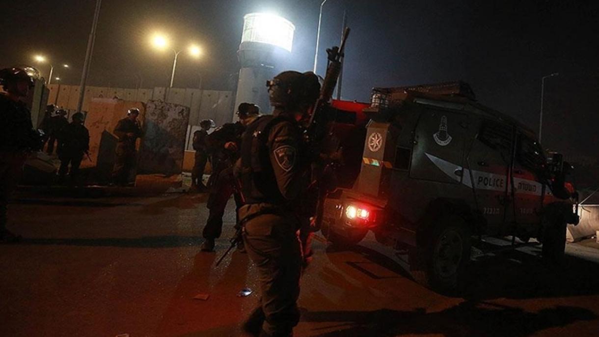 Израелската полиция отново нападна палестинците в Месджиди Акса...