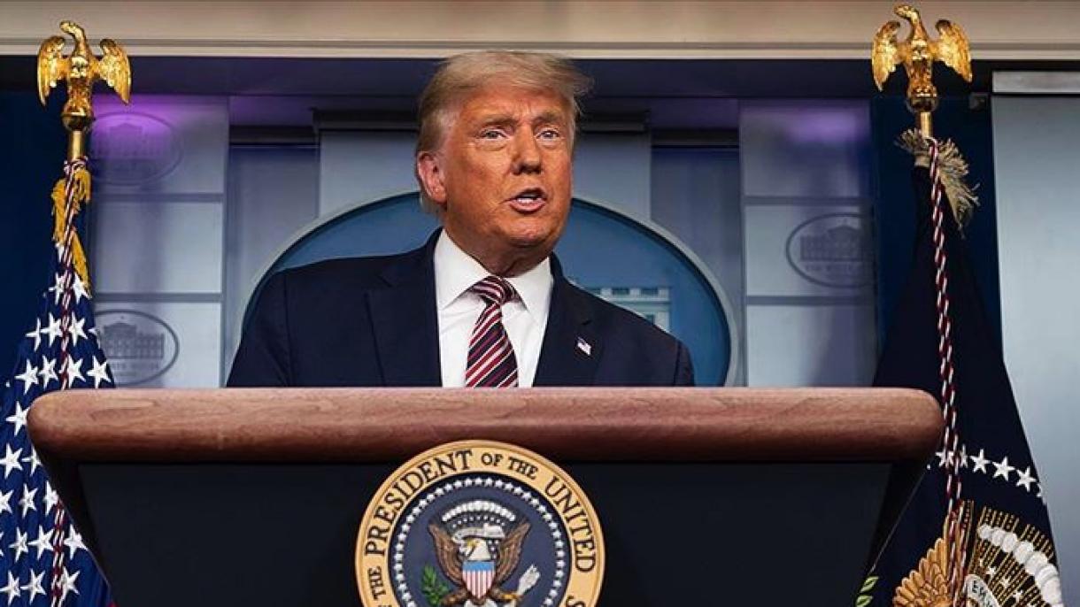 Donald Trump: Svet gleda