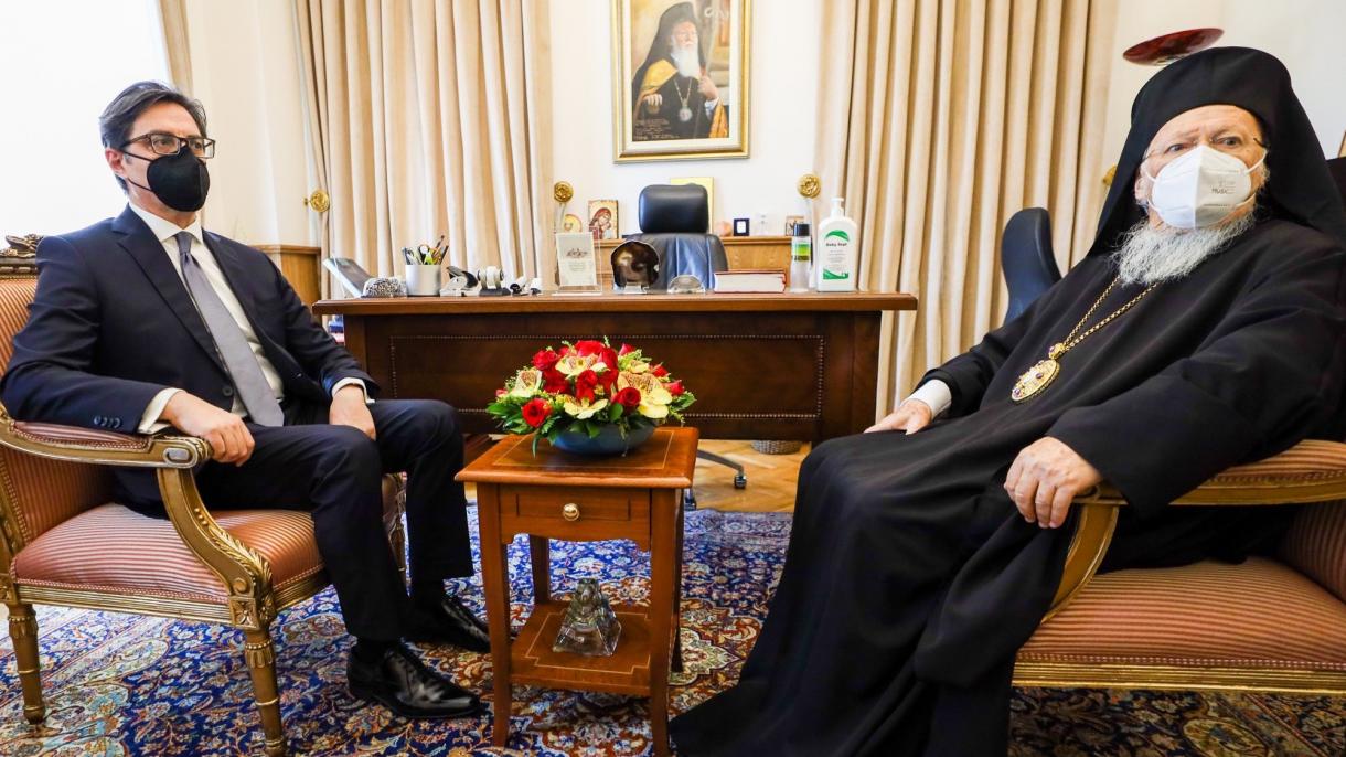 Kuzey Makedonya Cumhurbaşkanı Stevo Pendarovski Fener Rum Patriği Bartholomeos1.jpg