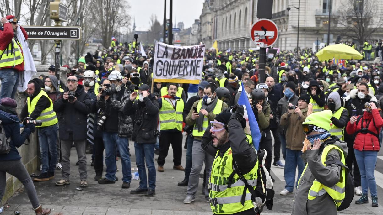 Preso 345 pessoas nos protestos de sábado realizados pelos coletes amarelos na França