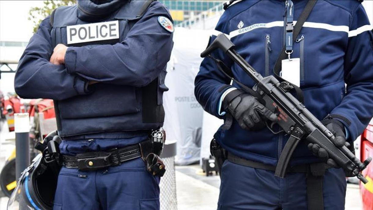 فرانس: گاڑی بس اسٹاپ پر کھڑے افراد پر چرھ گئی،1 شخص ہلاک 1 زخمی