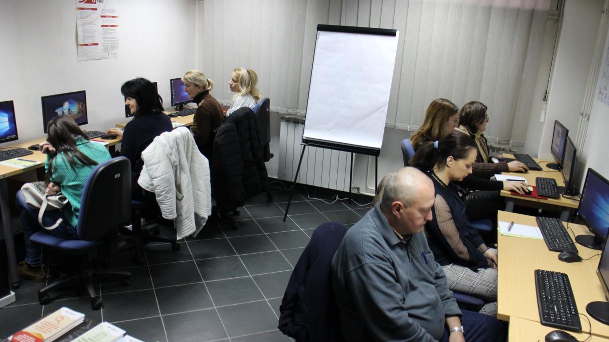 Banjaluka: Informatička obuka za nezaposlene radi traženja posla putem interneta
