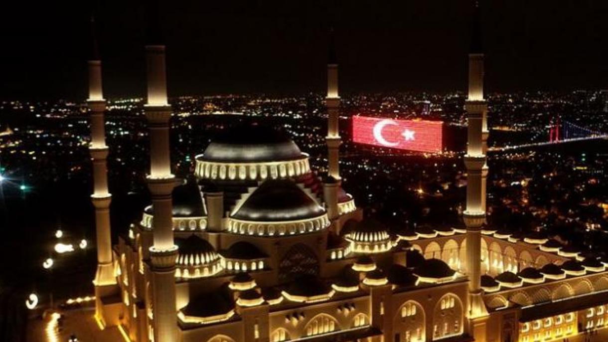 Surah Al-Fath Dibacakan di Semua Masjid di Turki untuk Menyokong Para Tentera