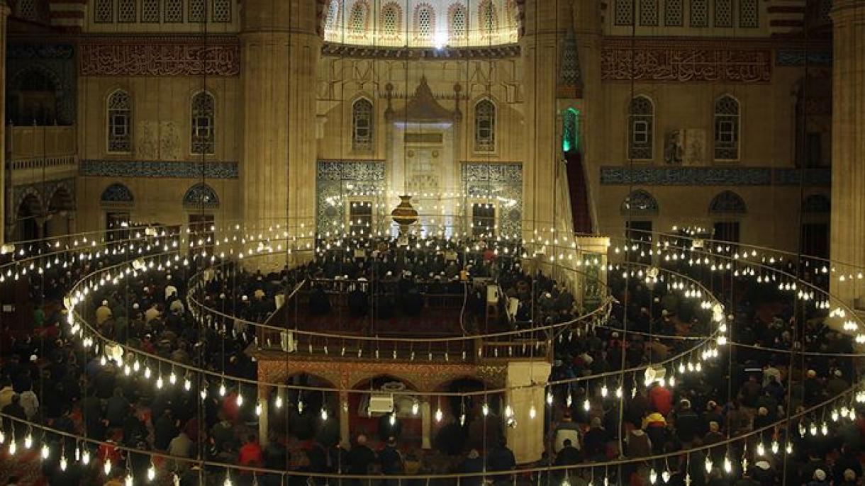 آج ترکی بھر میں عید میلاد النبی مذہبی  جوش و جذبے کے ساتھ منائی جا رہی ہے