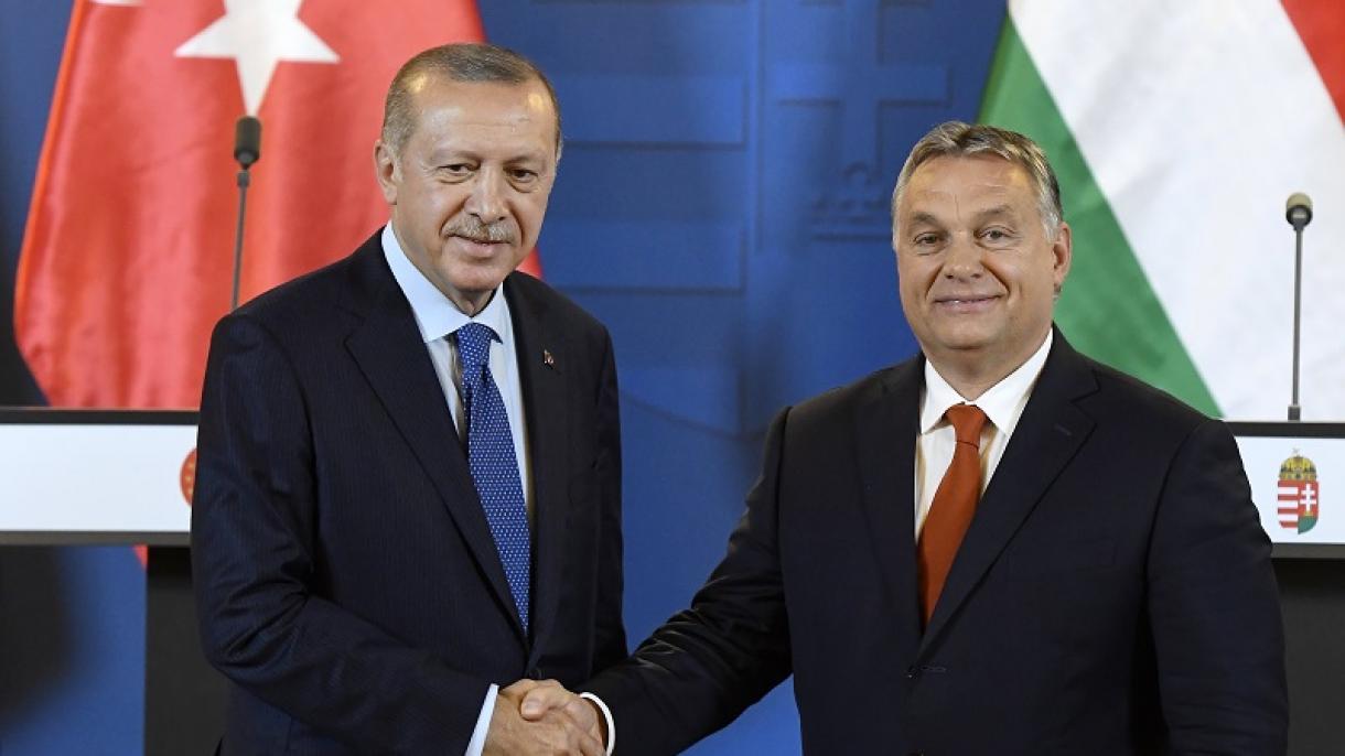 Erdogan: “Nuestra solidaridad con Hungría constituye un buen ejemplo”
